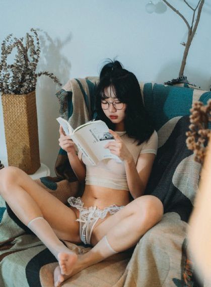 女人十八岁网站在线观看免费_国语迅雷下载